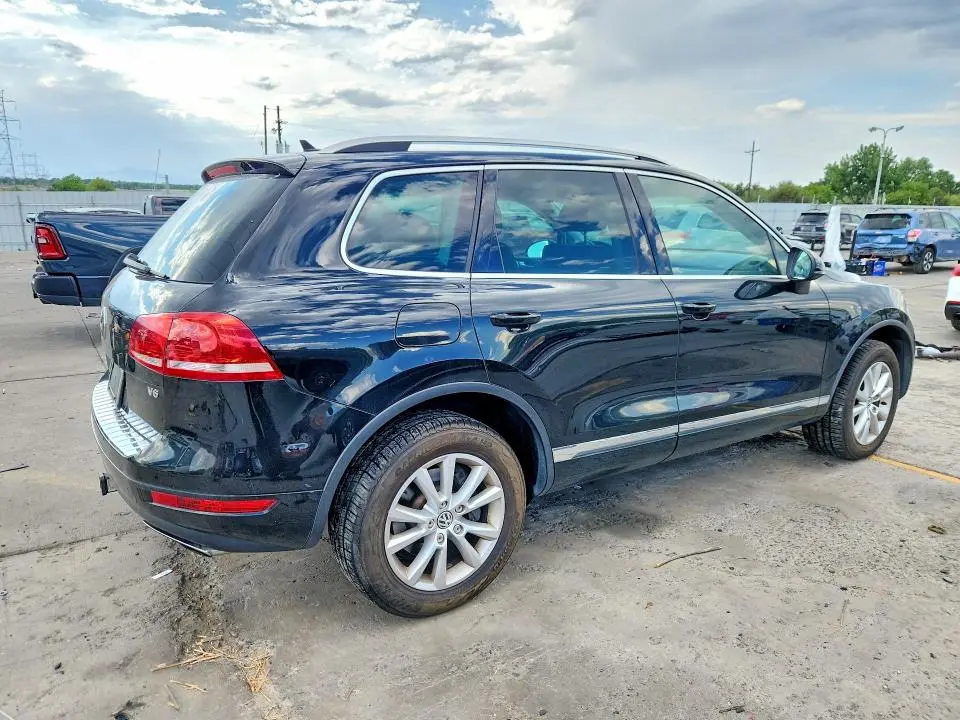 2013 VOLKSWAGEN TOUAREG V6  