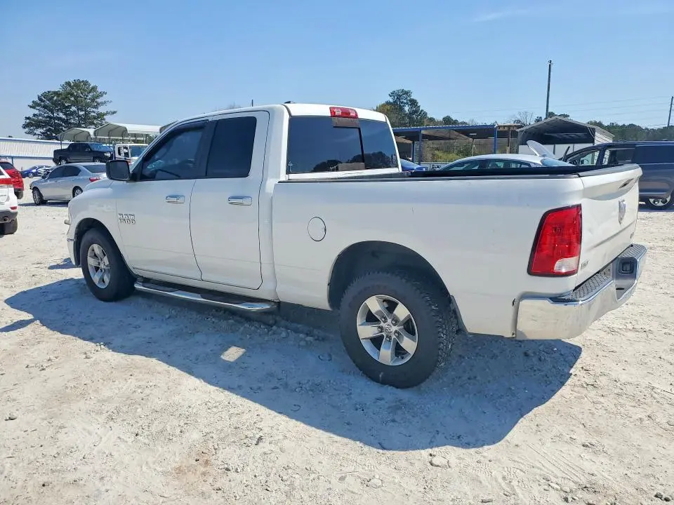 2016 RAM 1500 SLT  