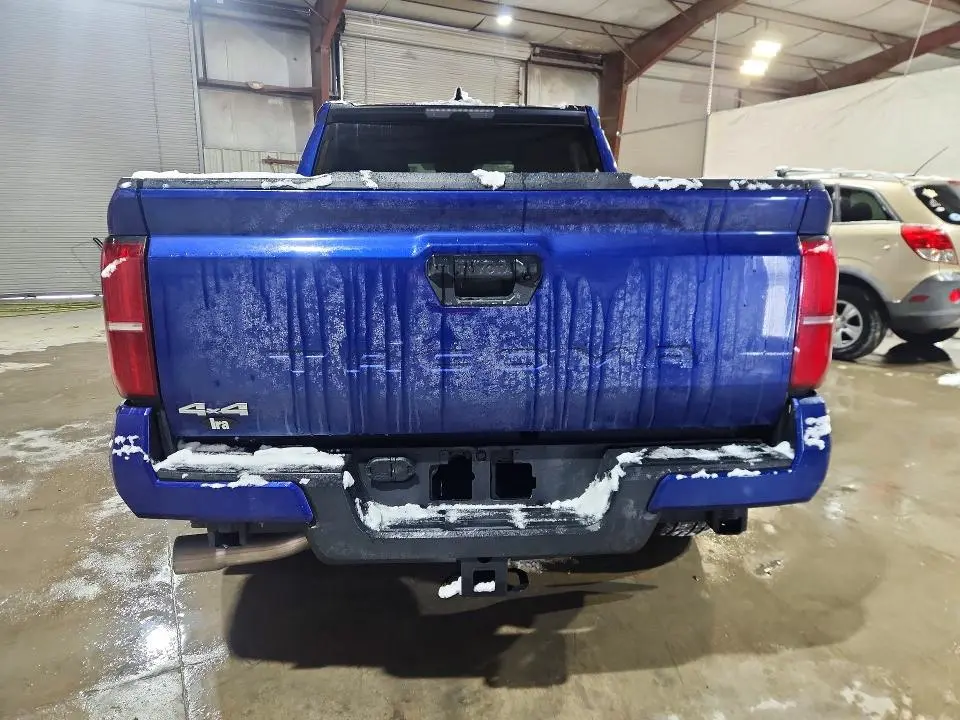 2024 TOYOTA TACOMA SR5  