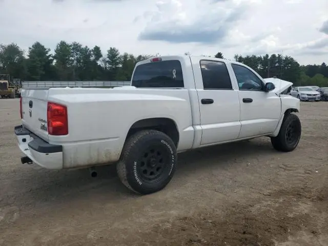 2011 DODGE DAKOTA SLT  