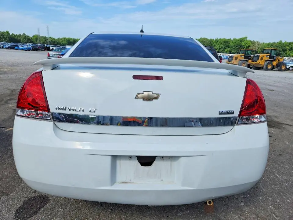 2011 CHEVROLET IMPALA LT  
