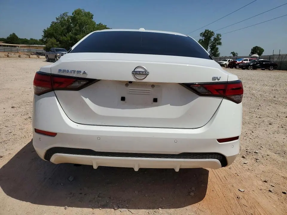 2024 NISSAN SENTRA SV  