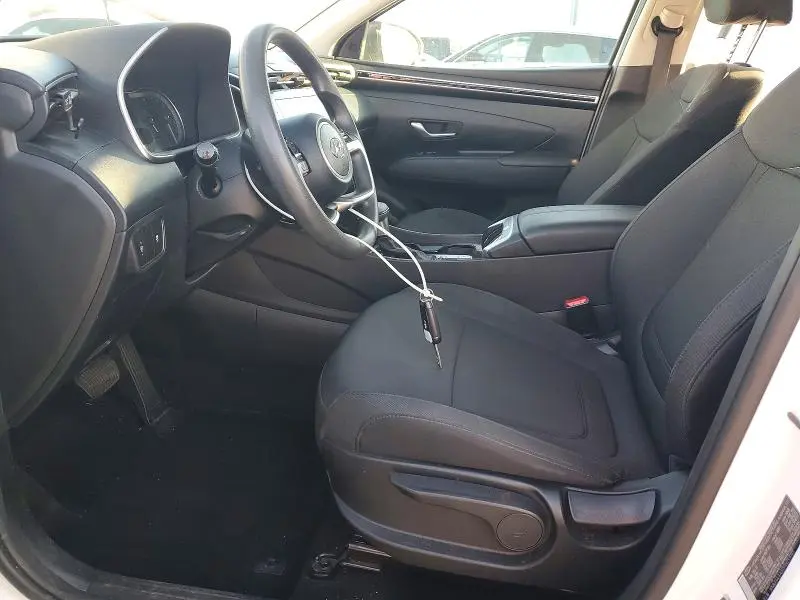 2023 HYUNDAI TUCSON SE  