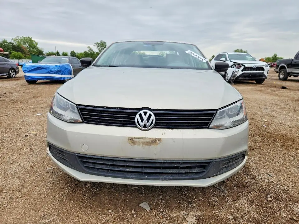 2011 VOLKSWAGEN JETTA BASE  