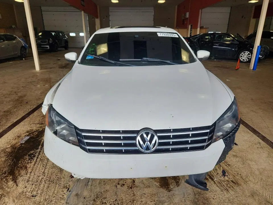 2013 VOLKSWAGEN PASSAT SEL  