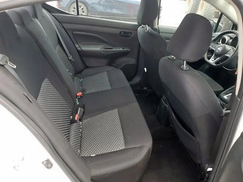 2022 NISSAN VERSA S  