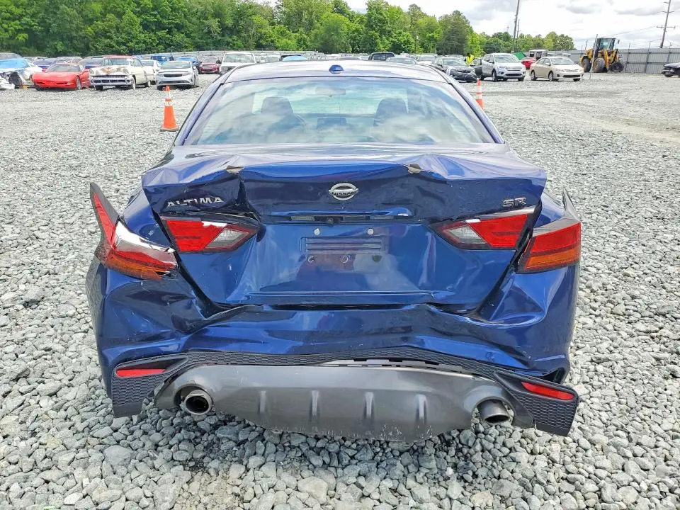 2019 NISSAN ALTIMA SR  