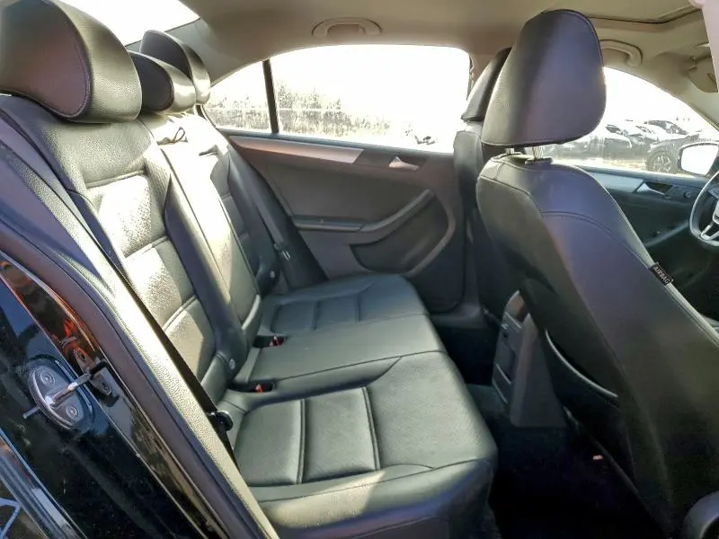 2015 VOLKSWAGEN JETTA SE  