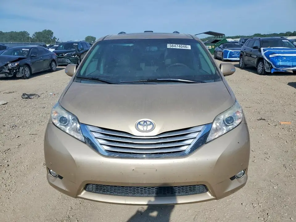 2014 TOYOTA SIENNA LIMITED 7-PASSENGER  