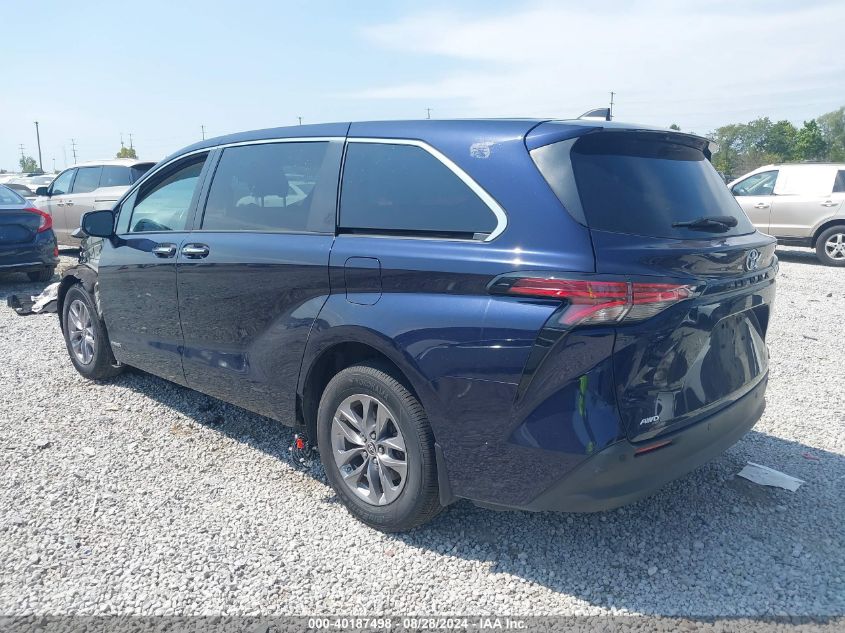 2021 TOYOTA SIENNA XLE