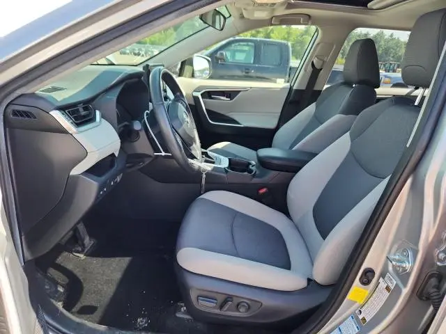 2019 TOYOTA RAV4 XLE  