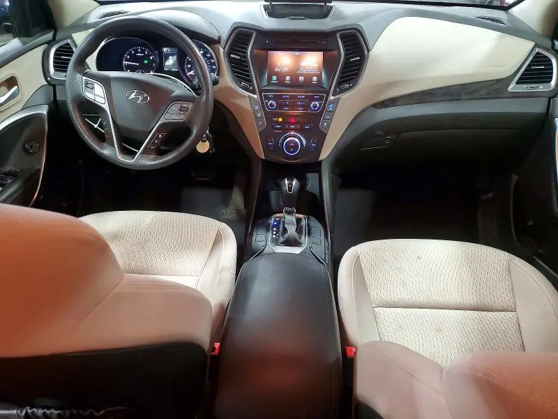 2018 HYUNDAI SANTA FE SE  