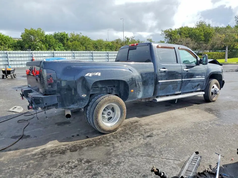 2013 GMC SIERRA K3500 DENALI  