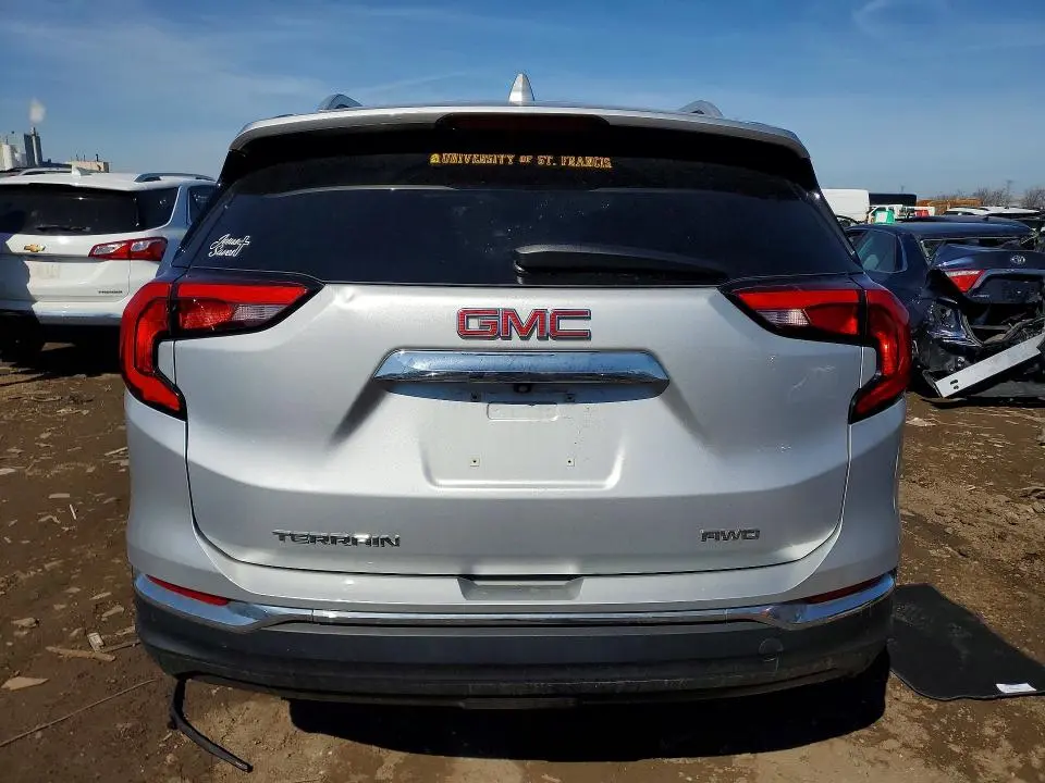 2021 GMC TERRAIN SLT  