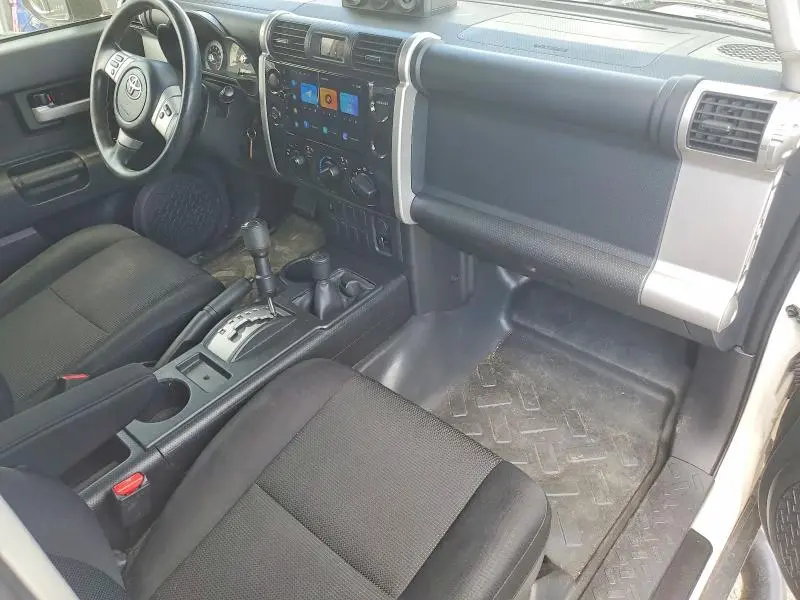 2013 TOYOTA FJ CRUISER BASE  