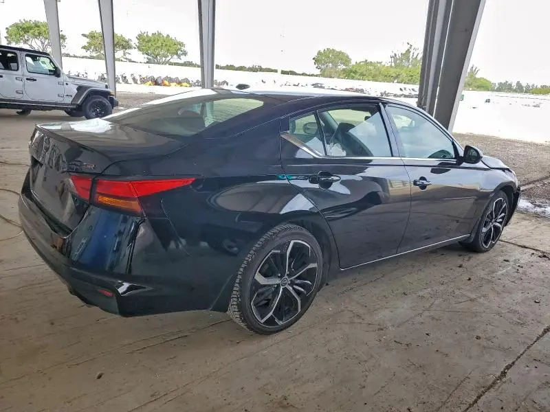 2024 NISSAN ALTIMA SR  