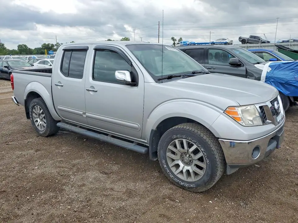 2013 NISSAN FRONTIER S  