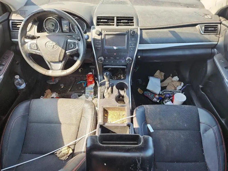 2017 TOYOTA CAMRY SE  