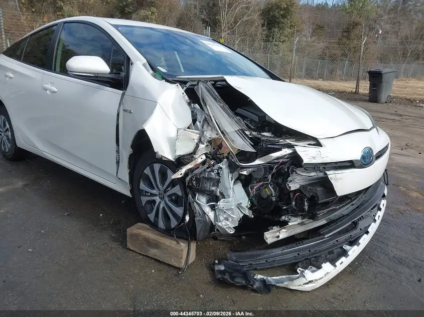 2020 TOYOTA PRIUS XLE AWD-E