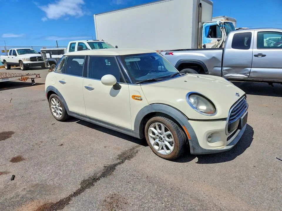 2017 MINI COOPER   