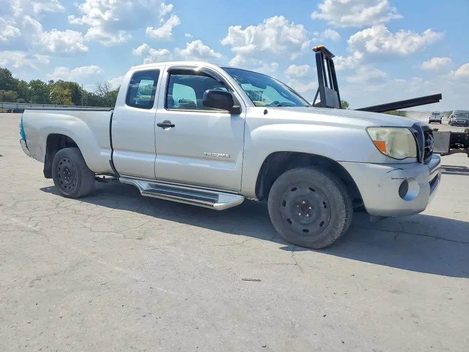 2011 TOYOTA TACOMA BASE  