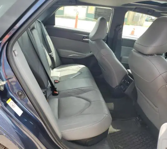 2019 TOYOTA AVALON XLE  