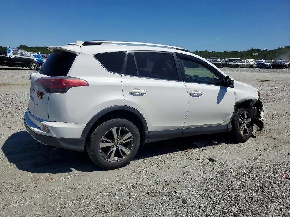 2017 TOYOTA RAV4 XLE  