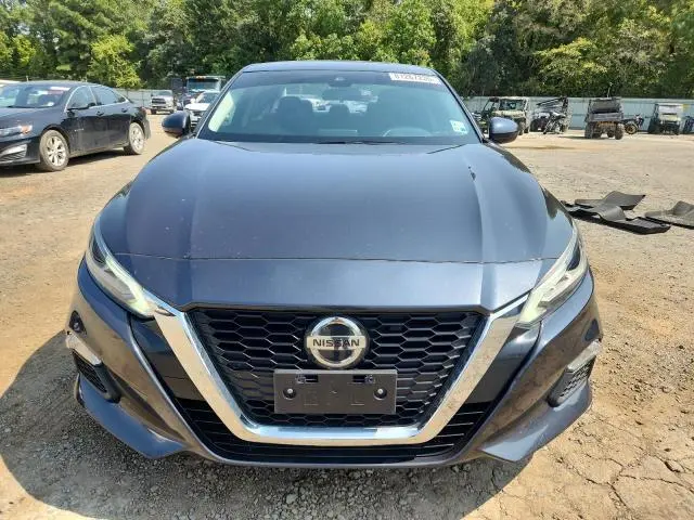 2022 NISSAN ALTIMA SV  