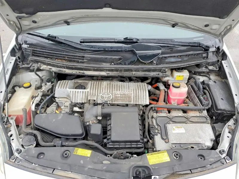 2010 TOYOTA PRIUS III  