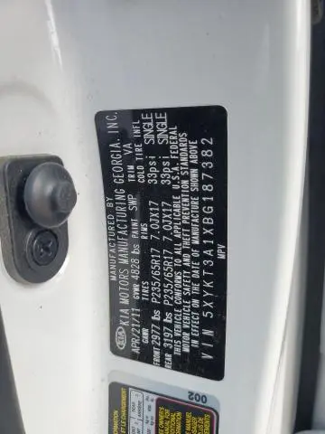 2011 KIA SORENTO BASE  