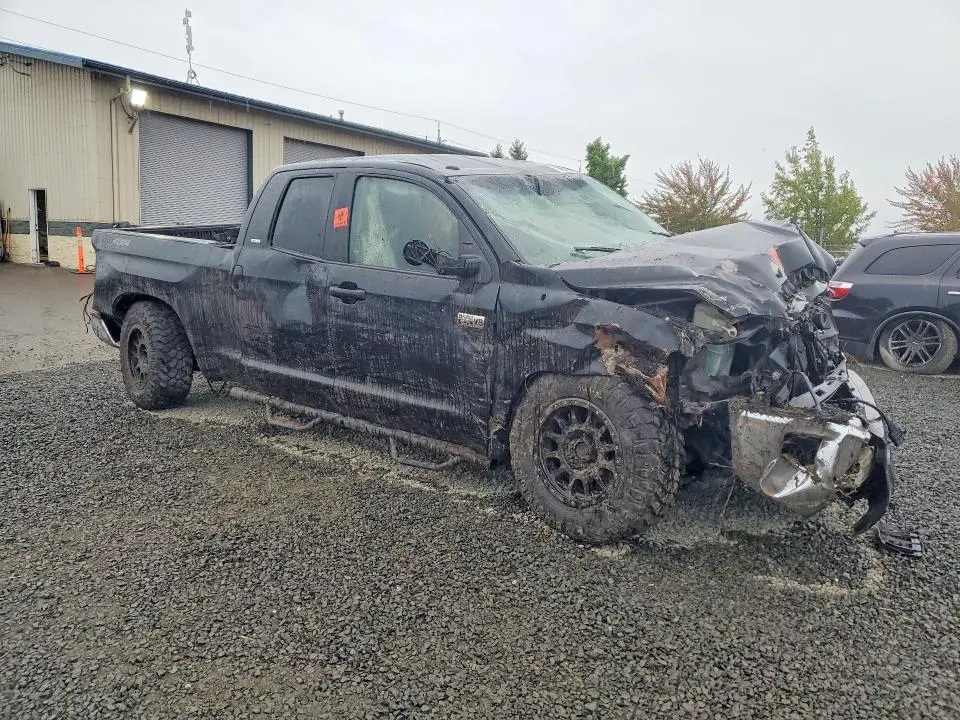 2014 TOYOTA TUNDRA SR5  