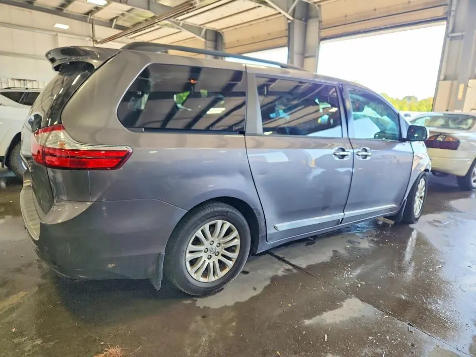 2015 TOYOTA SIENNA XLE 8-PASSENGER  