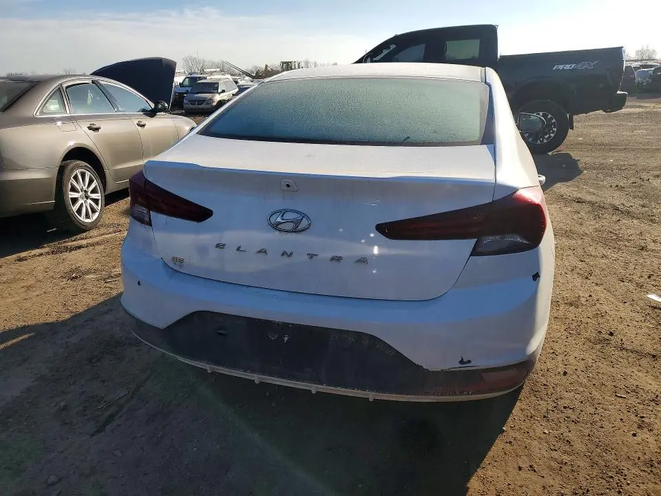 2019 HYUNDAI ELANTRA SE  