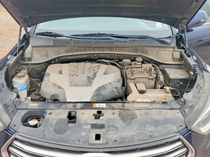 2017 HYUNDAI SANTA FE SE  