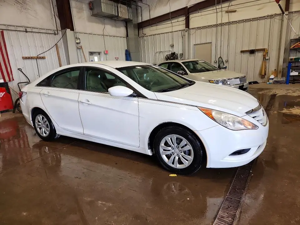 2011 HYUNDAI SONATA GLS  