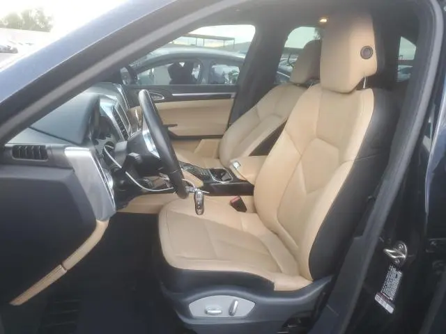2016 PORSCHE CAYENNE   