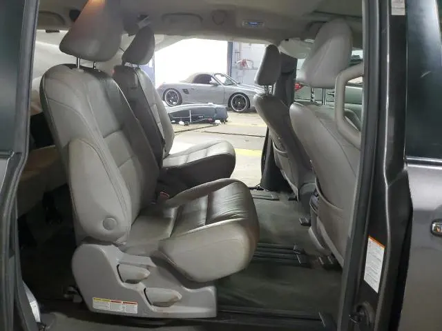 2018 TOYOTA SIENNA XLE  