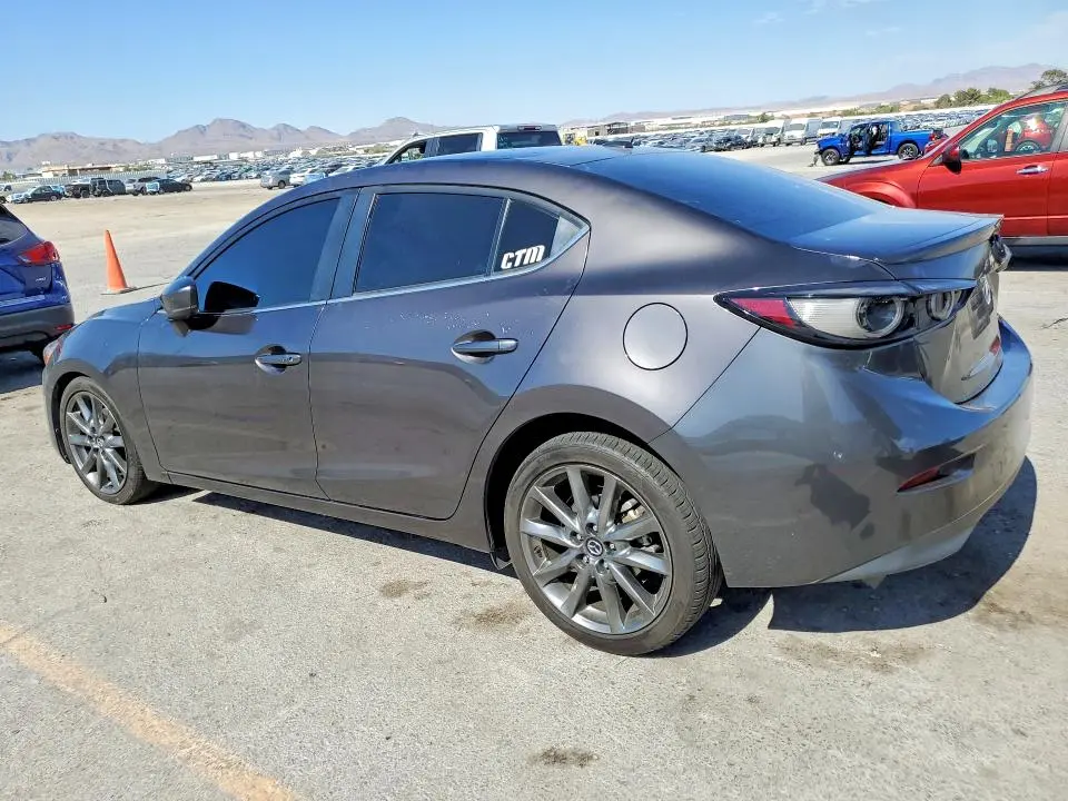 2018 MAZDA 3 TOURING  