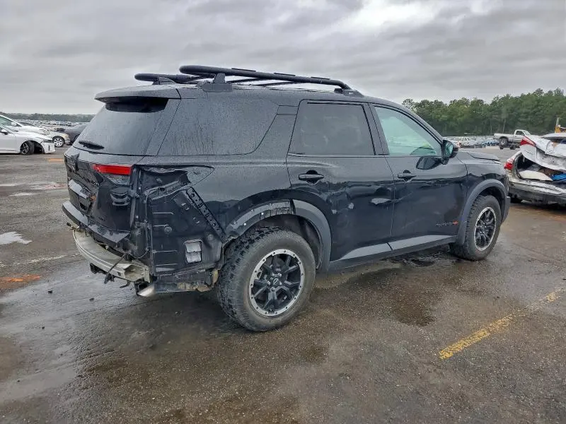 2023 NISSAN PATHFINDER SV  