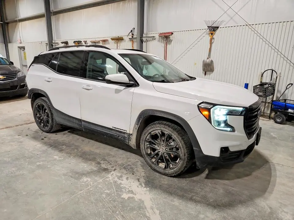 2022 GMC TERRAIN SLT  