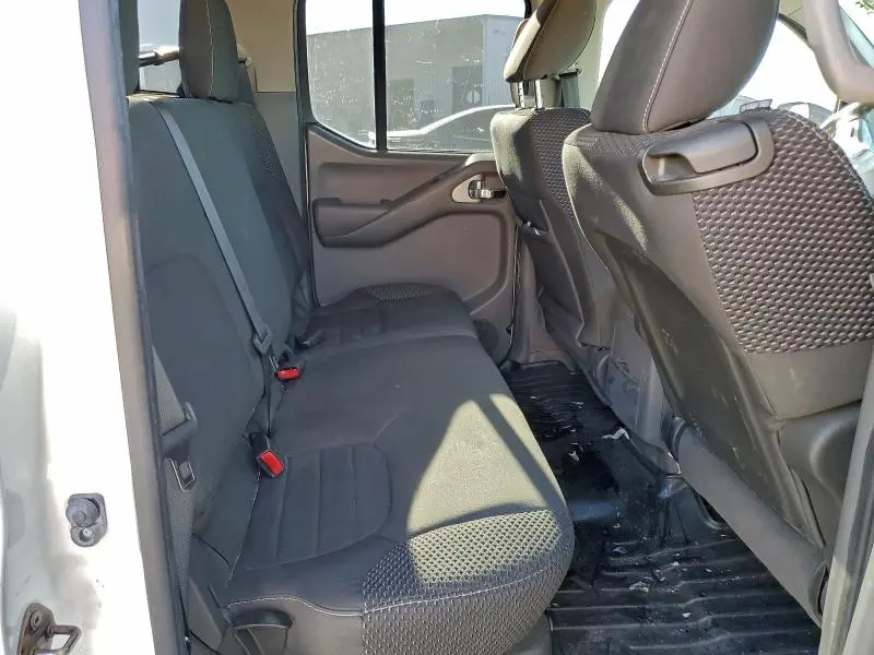 2014 NISSAN FRONTIER S  