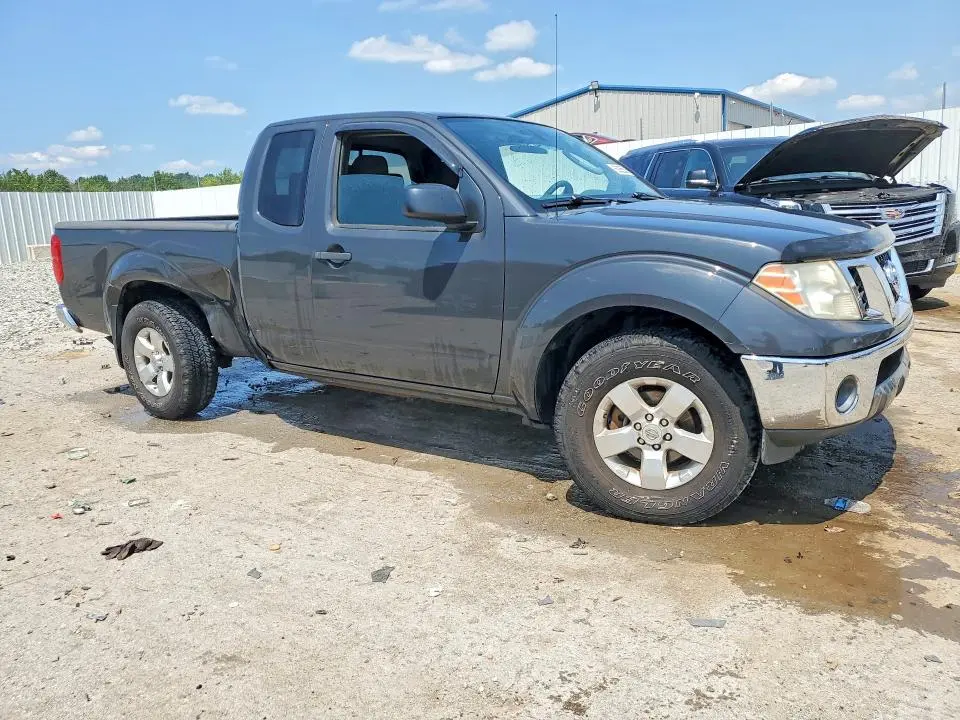 2010 NISSAN FRONTIER SE V6  