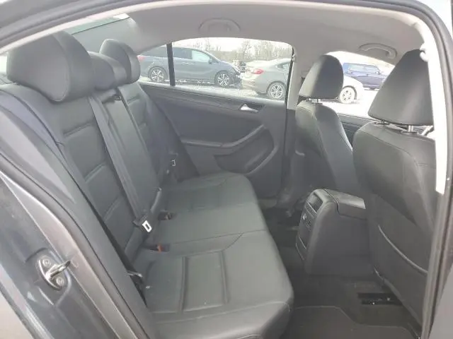 2012 VOLKSWAGEN JETTA SE  