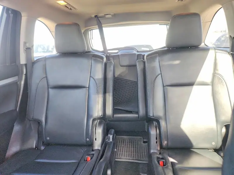 2016 TOYOTA HIGHLANDER XLE  