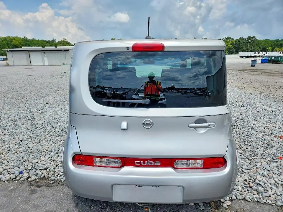 2010 NISSAN CUBE 1.8  