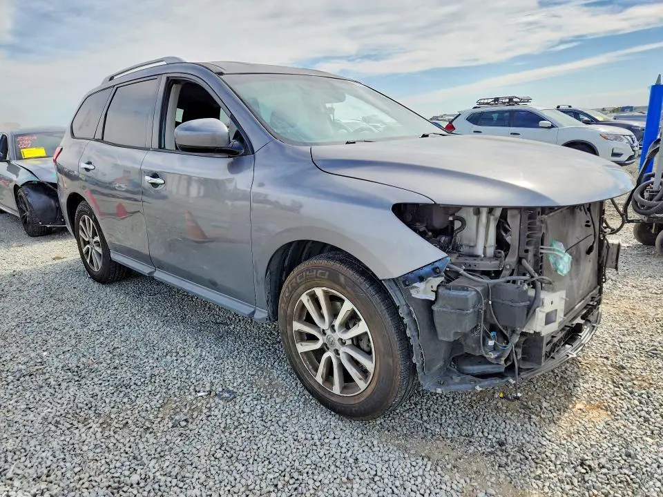 2016 NISSAN PATHFINDER SV  