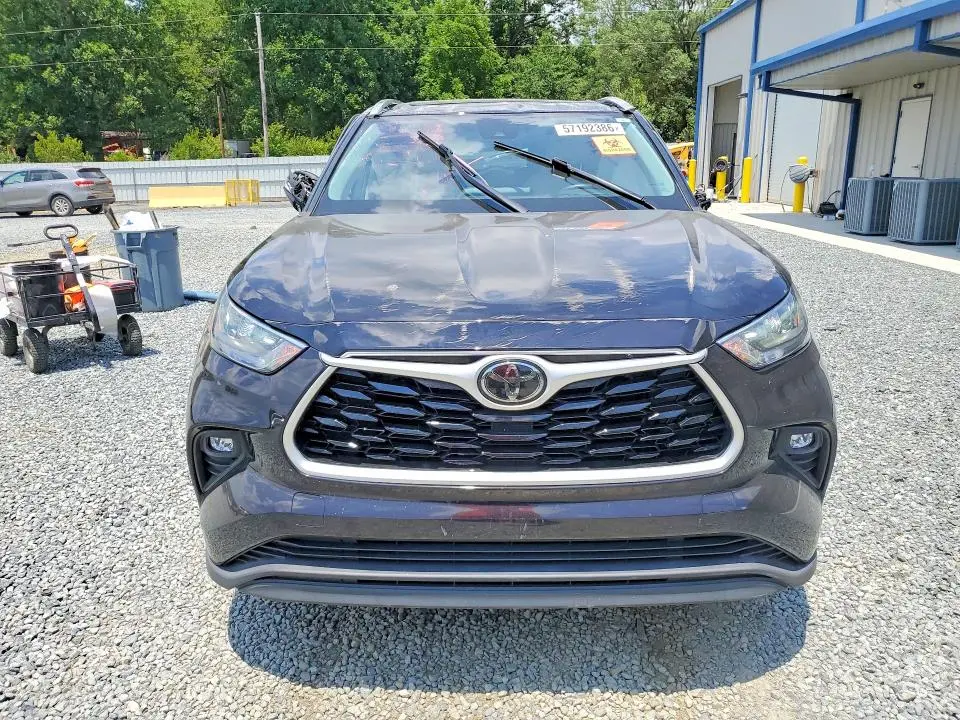 2020 TOYOTA HIGHLANDER XLE  