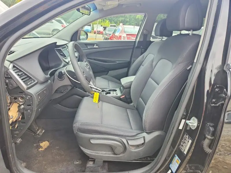 2018 HYUNDAI TUCSON SE  