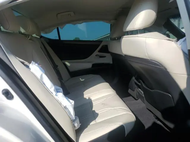 2024 LEXUS ES 300H BASE  