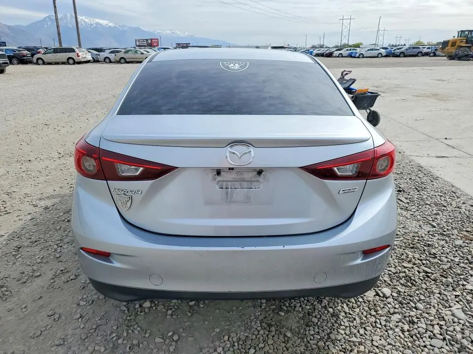 2018 MAZDA 3 TOURING  